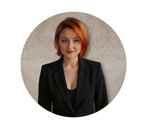 Julia Hückmann Head of SEO / SEA / CRO
