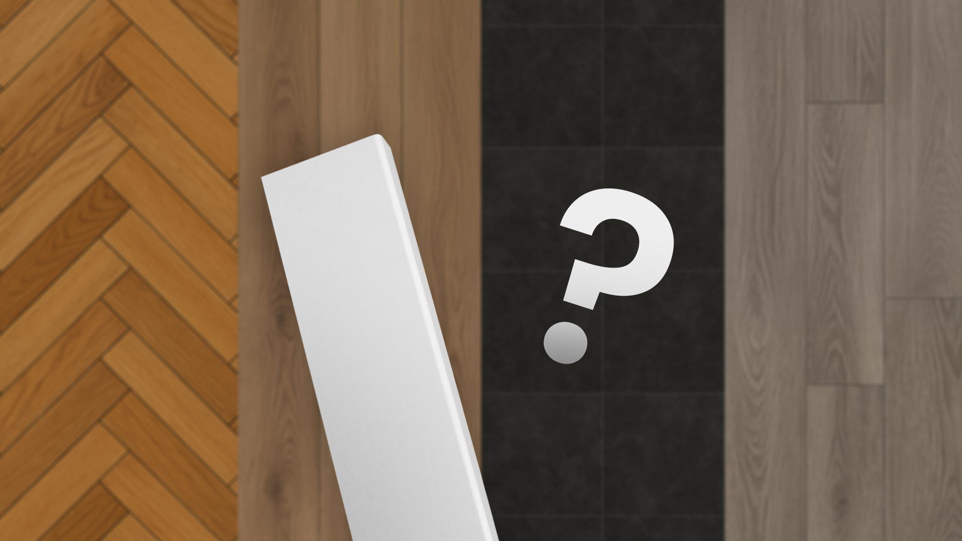 Verschiedene Fußbodenbeläge nebeneinander mit einer weißen Sockelleiste und einem Fragezeichen – Symbolbild für die Auswahl der passenden Sockelleiste.